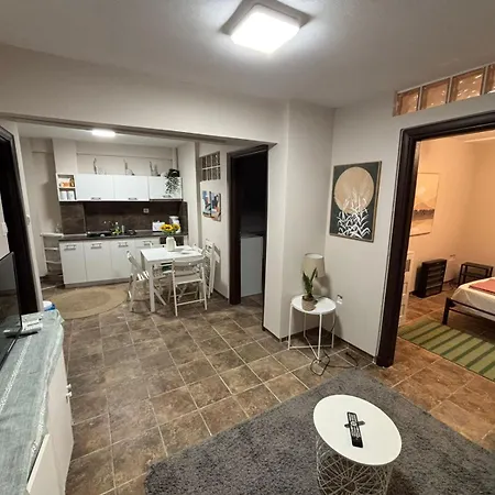 Apartament At The Core Of The Next To Gallerius Palace *